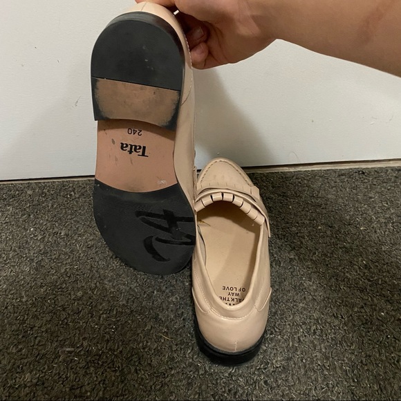 TATA Pink-toned Beige Patent Leather Loafer - Picture 9 of 11